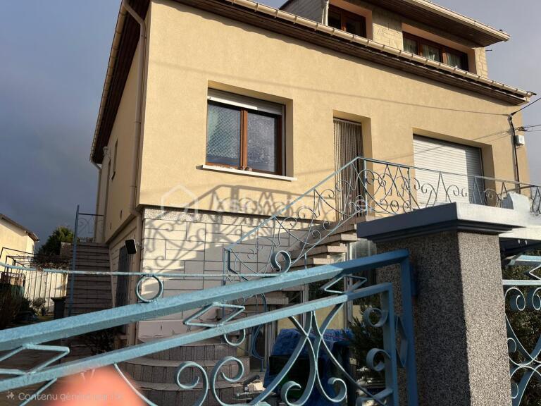 Maison traditionnelle - 162 m² - 7 pièces