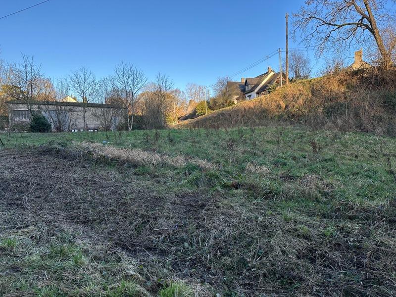 Terrain constructible - 1 275 m²