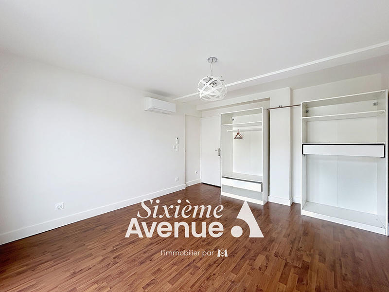 Appartement - 90 m² - 4 pièces