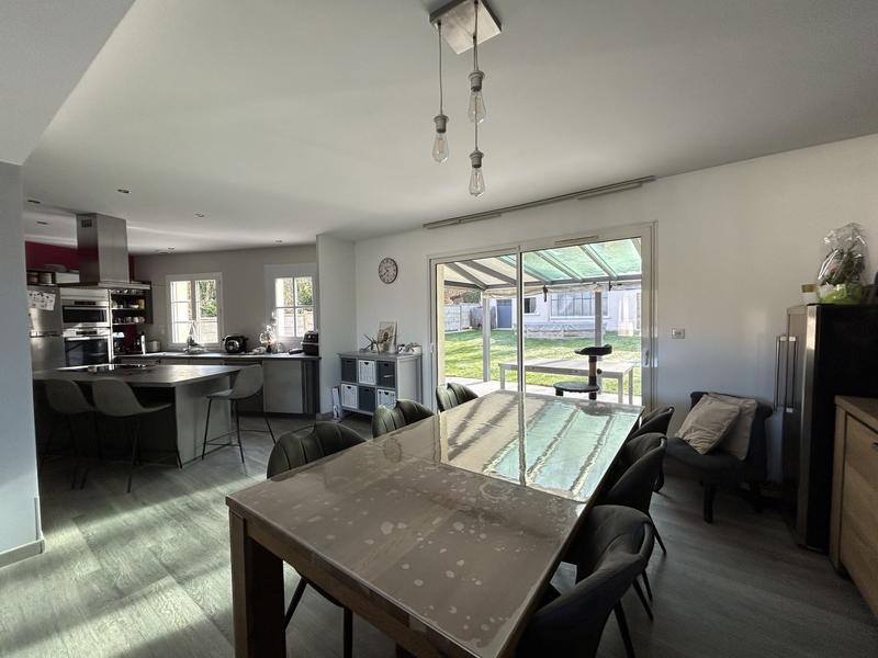 Maison - 140 m² - 6 pièces