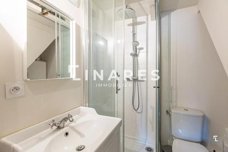 Immeuble - 136 m² - 7 pièces