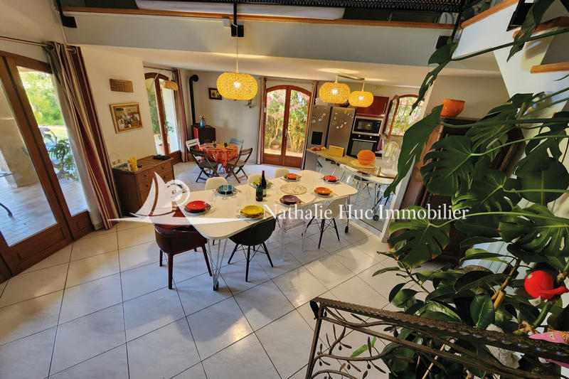 Maison - 170 m² - 9 pièces