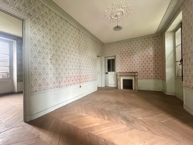 Propriété - 246 m² - 7 pièces