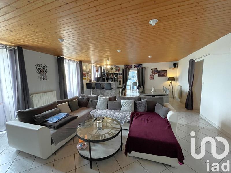 Maison - 219 m² - 8 pièces