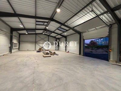 Local d'activités - 300 m²