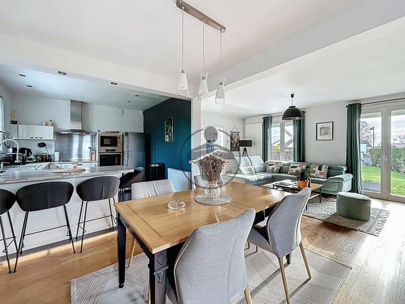 Maison - 136 m² - 7 pièces