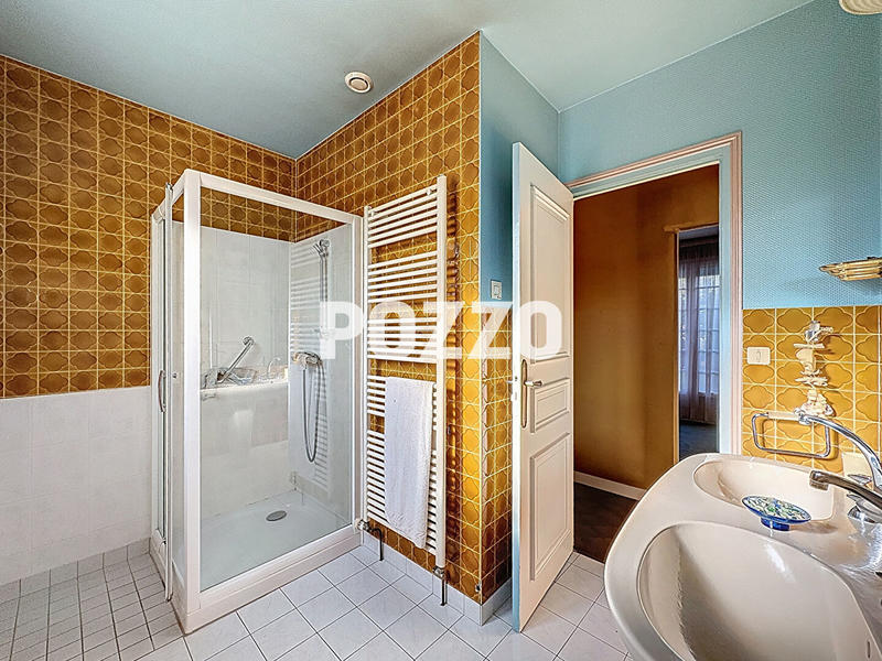 Maison - 180 m² - 7 pièces