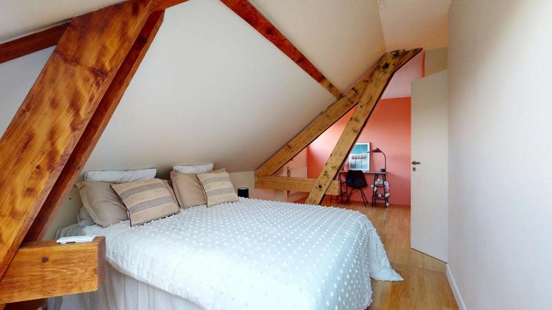 Maison - 225 m² - 8 pièces