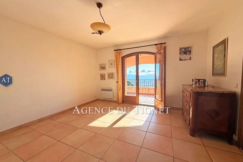 Maison - 217 m² - 7 pièces