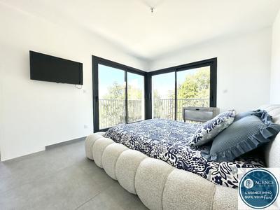 Maison - 200 m² - 6 pièces