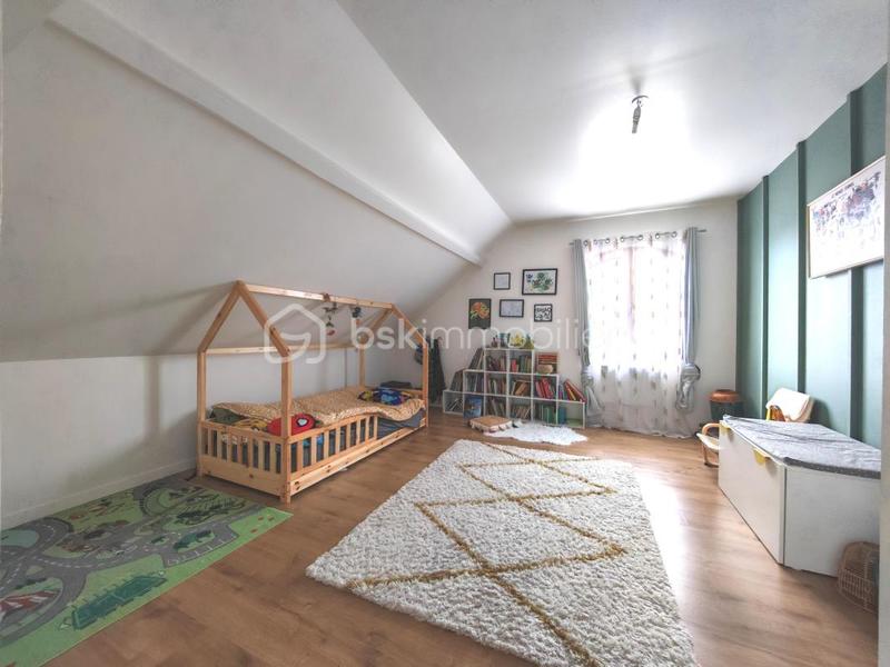 Maison - 180 m² - 7 pièces