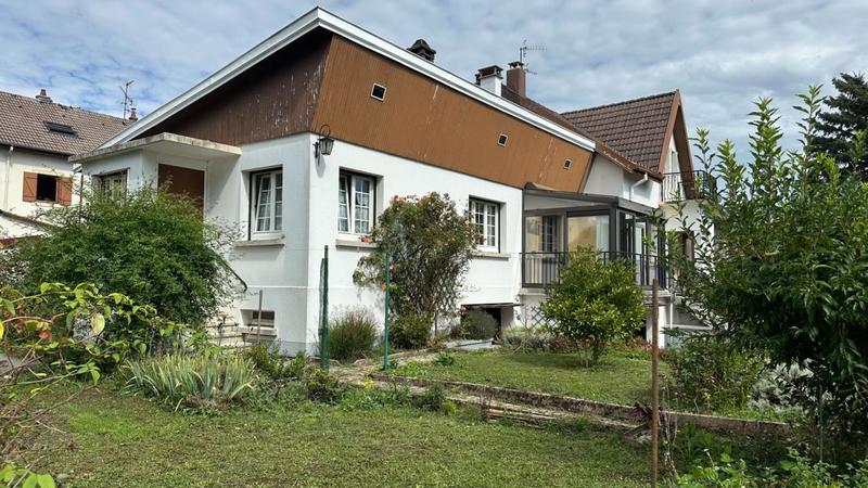 Maison - 190 m² - 9 pièces