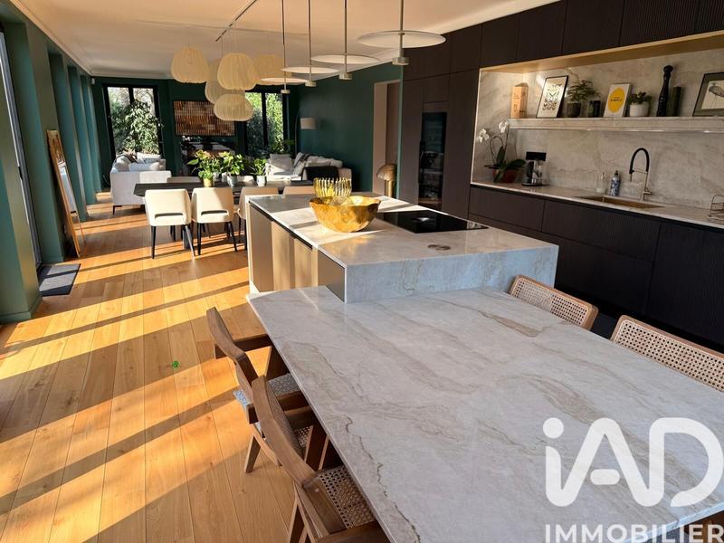 Maison - 227 m² - 5 pièces