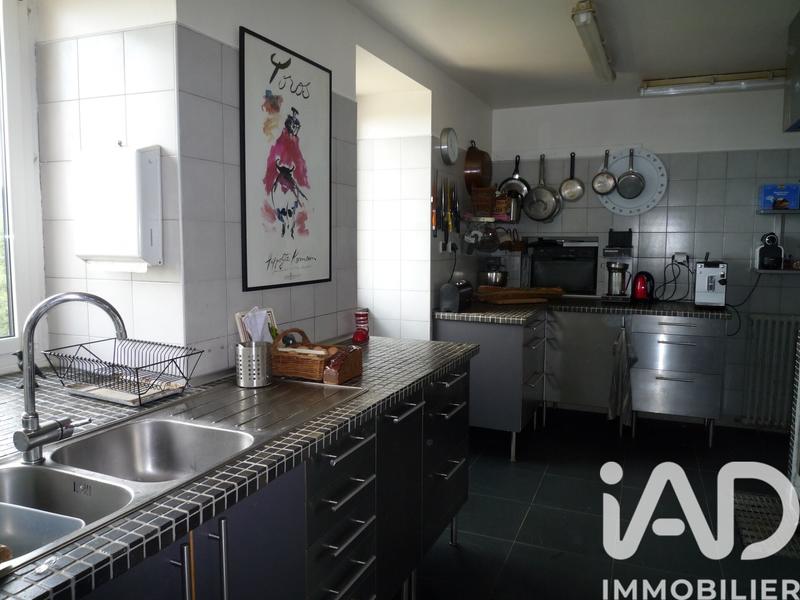 Maison - 1 000 m² - 30 pièces