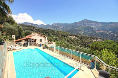 Maison - 211 m² - 5 pièces