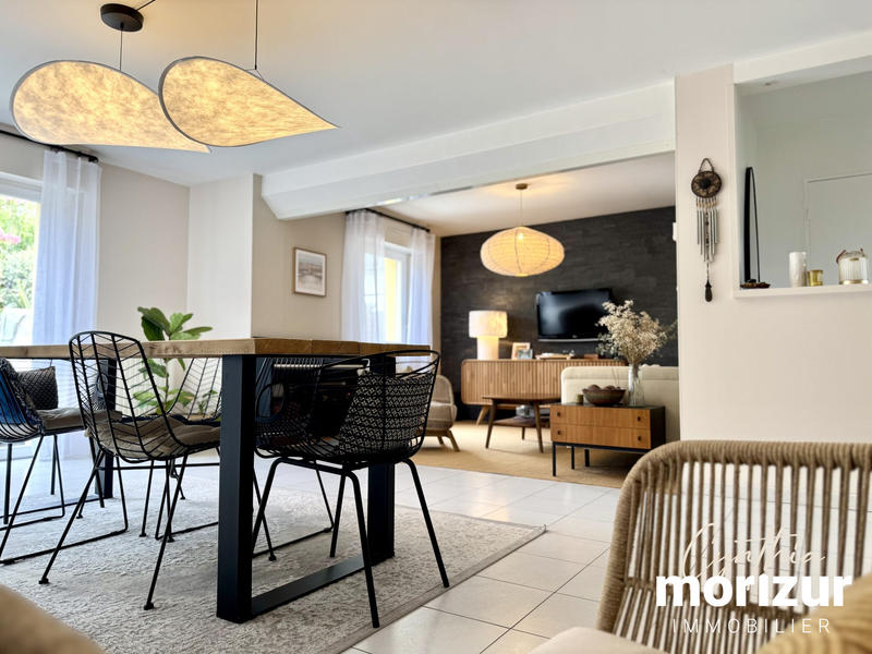 Maison - 99 m² - 5 pièces