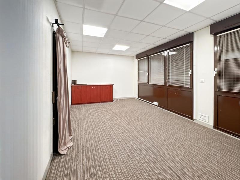 Local commercial - 147 m²