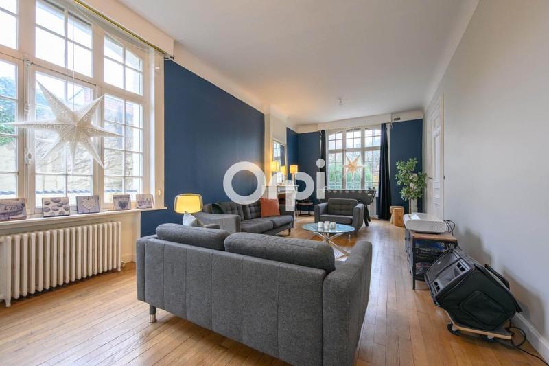 Maison - 313 m² - 9 pièces