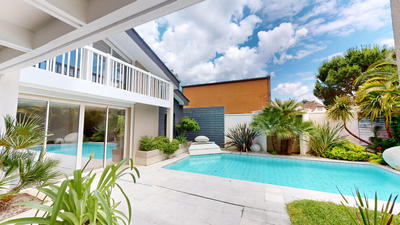 Maison - 219 m² - 7 pièces