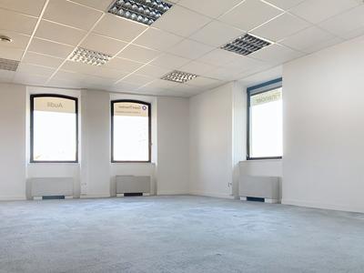 Local d'activités - 348 m² - 14 pièces