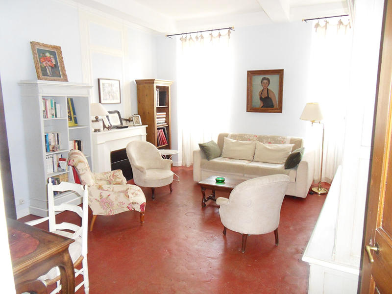 Maison - 300 m² - 9 pièces