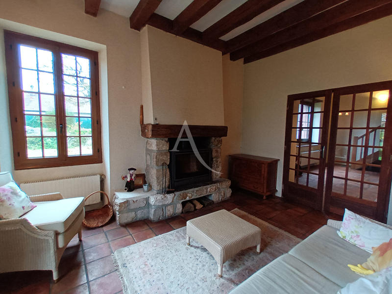 Maison - 250 m² - 6 pièces