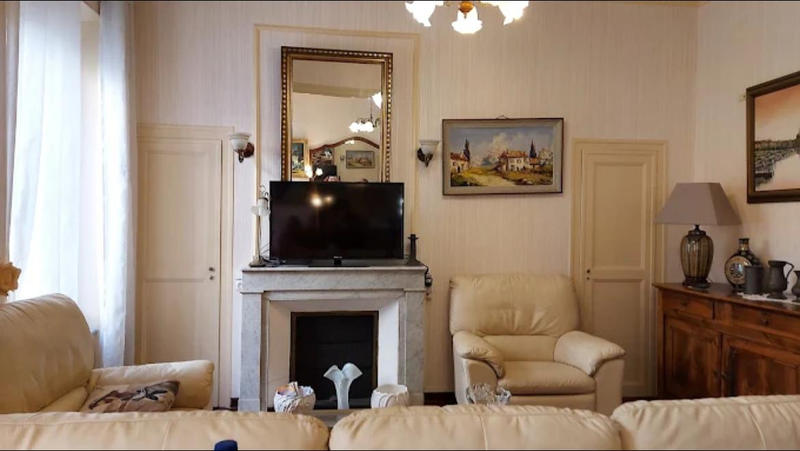 Maison - 256 m² - 9 pièces