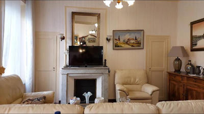 Maison - 256 m² - 9 pièces