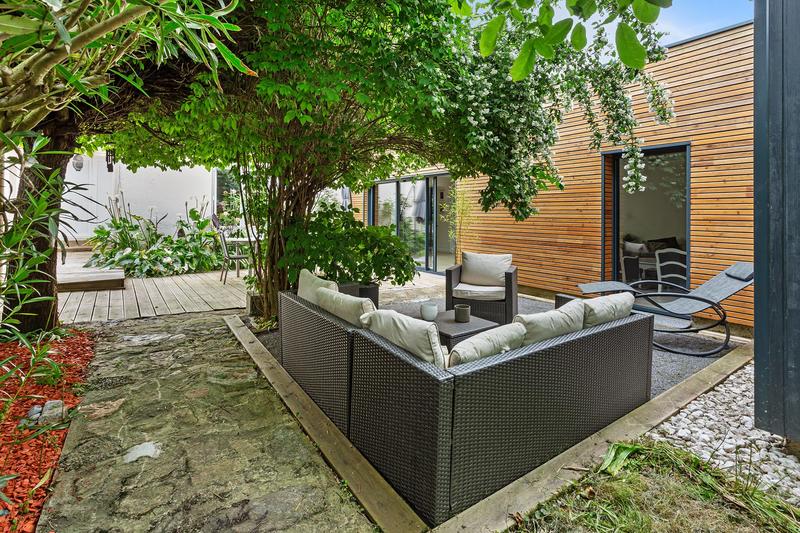 Maison - 240 m² - 10 pièces