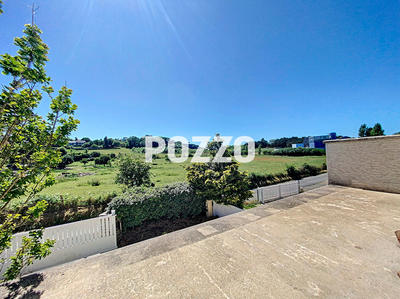 Maison - 202 m² - 9 pièces