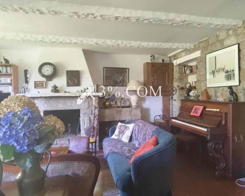 Maison - 290 m² - 9 pièces