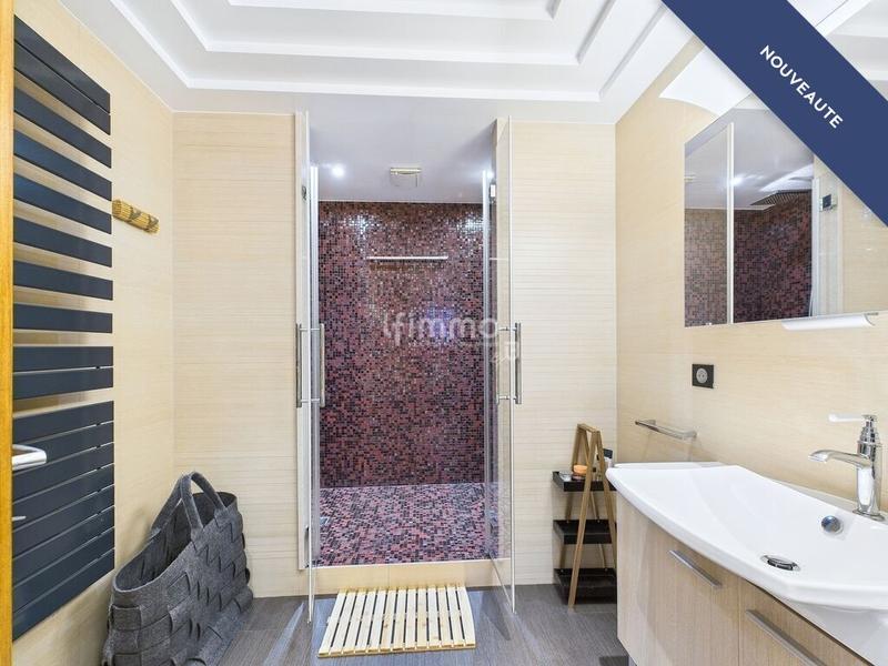 Maison - 378 m² - 7 pièces