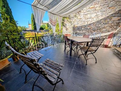 Maison en pierre - 186 m² - 6 pièces