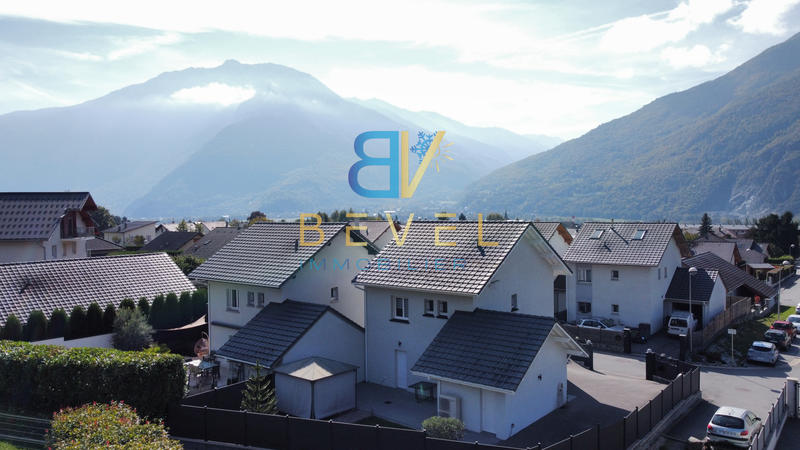 Maison - 96 m² - 4 pièces