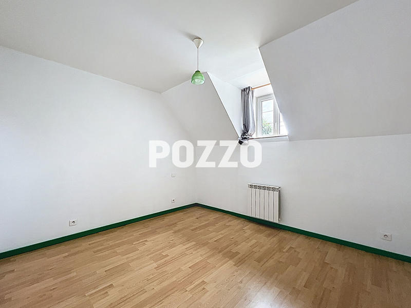 Maison - 255 m² - 7 pièces