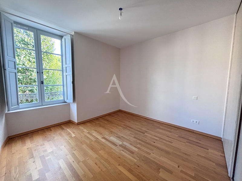 Appartement - 180 m² - 5 pièces