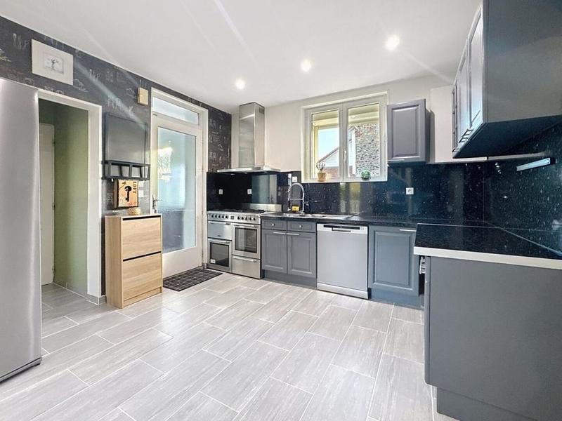 Maison - 100 m² - 5 pièces