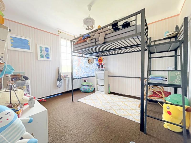 Maison - 176 m² - 9 pièces