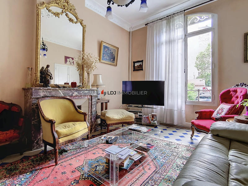 Maison - 269 m² - 10 pièces