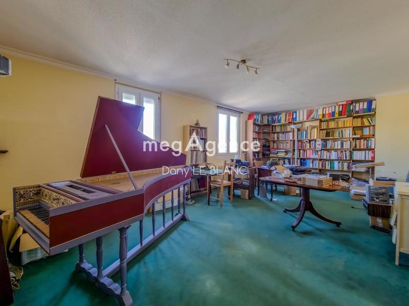 Maison - 180 m² - 7 pièces