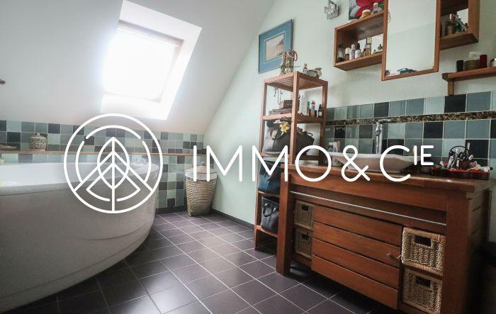 Maison - 230 m² - 8 pièces