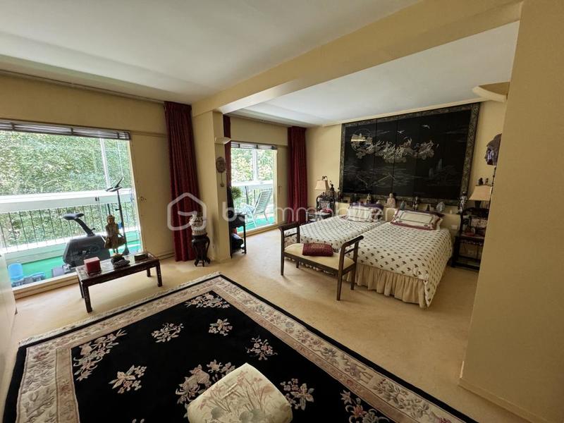 Appartement - 197 m² - 6 pièces