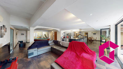 Appartement - 270 m² - 6 pièces