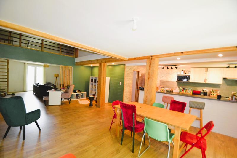 Maison - 206 m² - 6 pièces