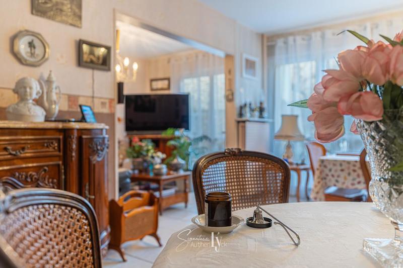 Appartement - 97 m² - 5 pièces