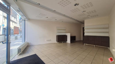 Local commercial - 75 m² - 4 pièces