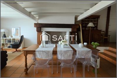 Maison - 240 m² - 7 pièces