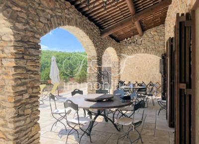 Propriété - 550 m² - 17 pièces