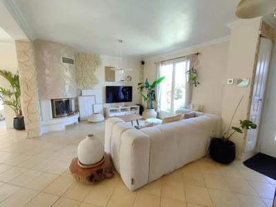 Maison - 157 m² - 6 pièces