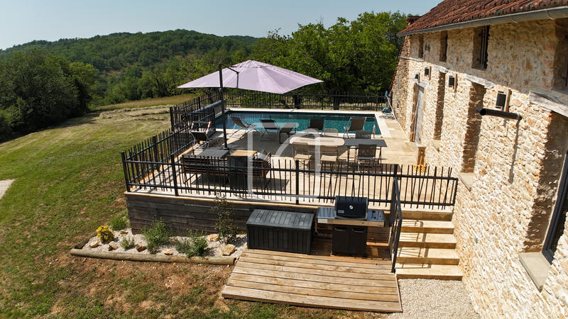 Maison - 164 m² - 10 pièces